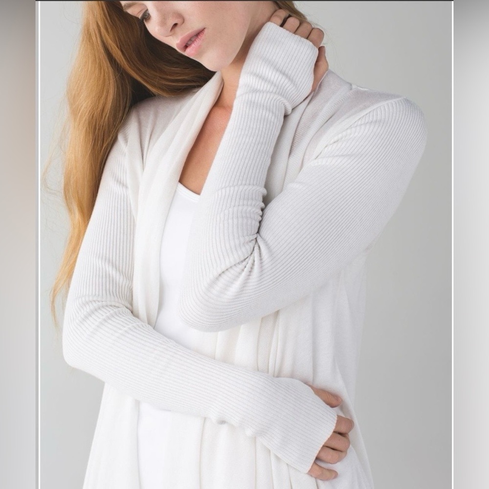 Lululemon Universal Wrap - Picture 3 of 6